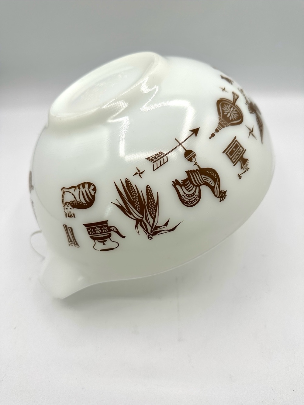 🐻HP Pyrex #443, Early American Cinderella Mixing Bowl. 2.5 quart 1960s